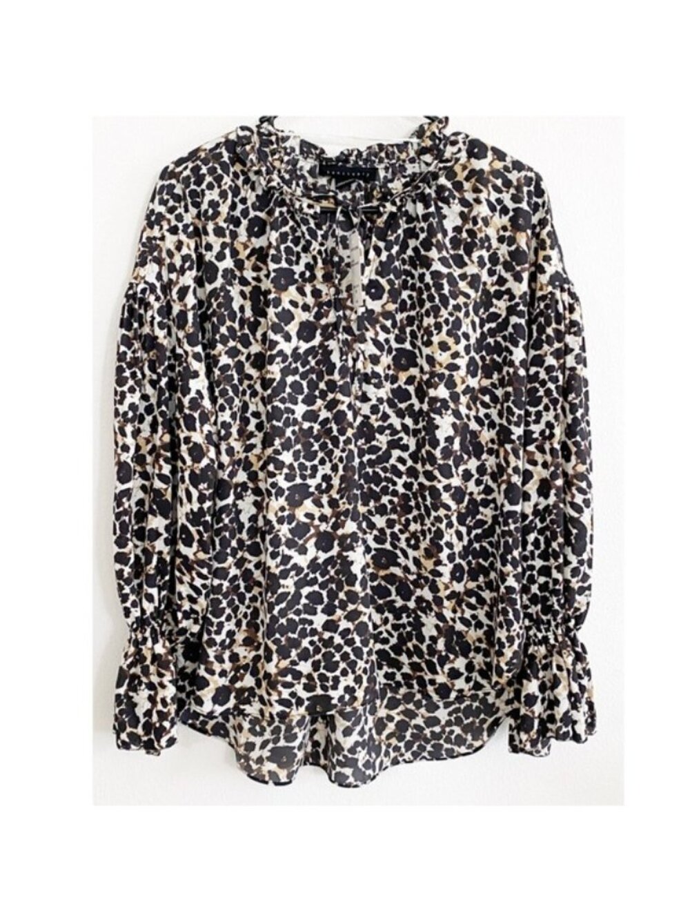 Sanctuary Animal Leopard Print LS Blouse Medium Ruffle Cuff High Low Hem NWT